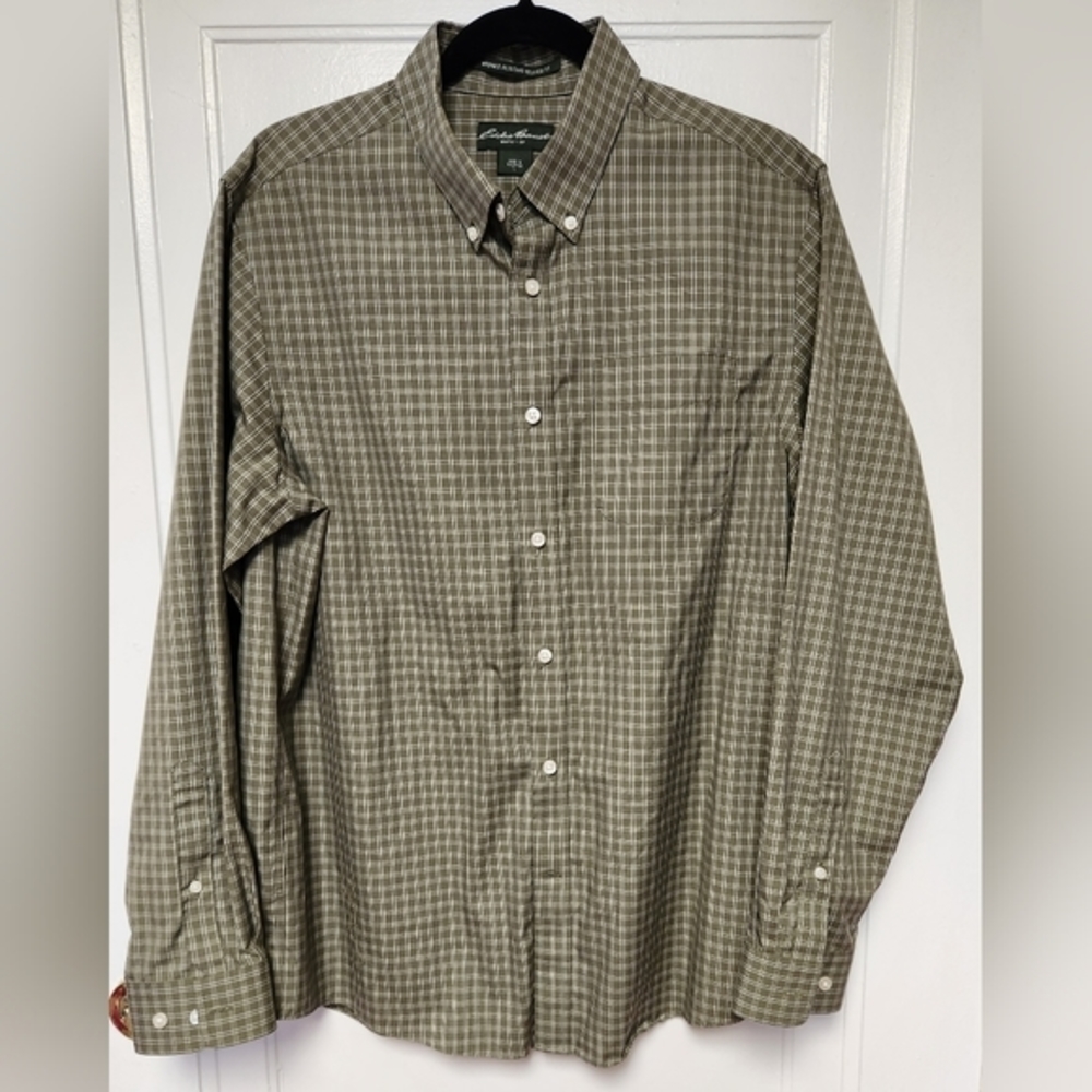 EDDIE BAUER button‎ shirt. Olive green. Size large